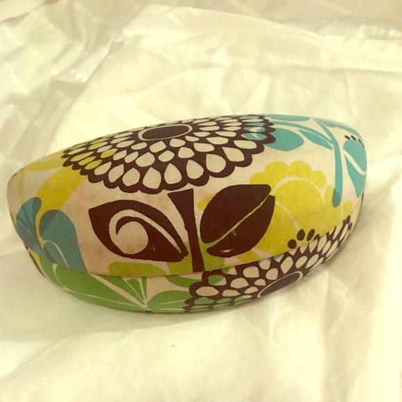 Vera Bradley Accessories - Vet Bradley large sunglasses case Limes Up